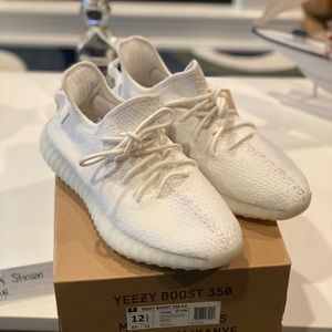 Yeezy Boost 350 V2 “Triple White”